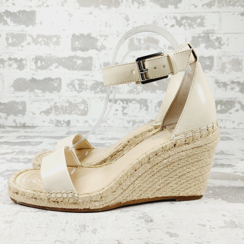 New Vince Camuto Meddrina Beige Leather Wedge Heel Ankle Strap Sandals V337